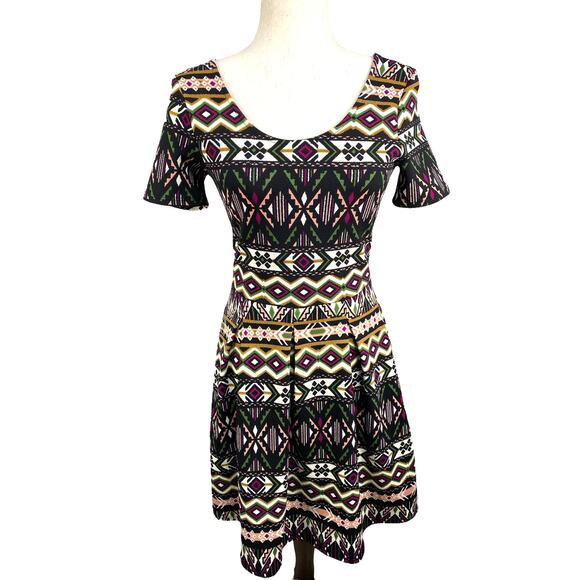 Alya Dresses & Skirts - Alya Mixed Geometric Print Fit & Flare Dress Size S